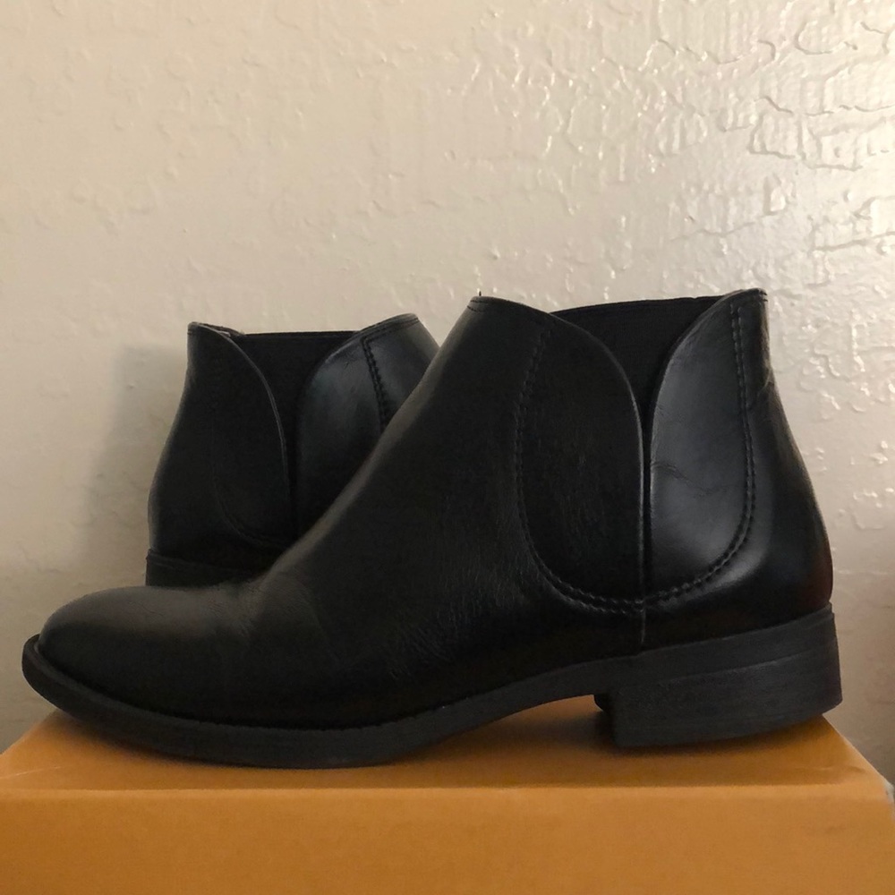 Unisa Black Booties